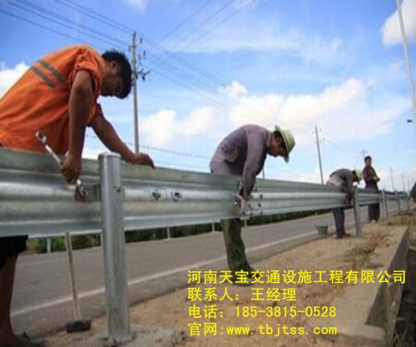 黃山護(hù)欄板批發(fā)廠家|高速護(hù)欄板施工